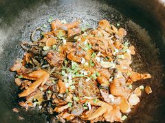 小笨鸡-鱼窝棚柴火铁锅炖(富山屯店)