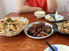 -胡子饮食店