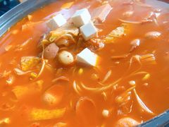 部队火锅-HONGA HONGA雄家(曹路店)