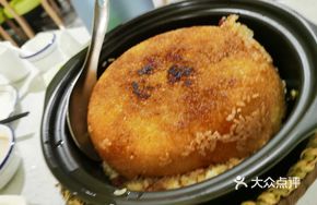 Medium-sized Clay Pot Rice with Preserved Meats