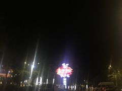 -亚龙湾亚泰商业街