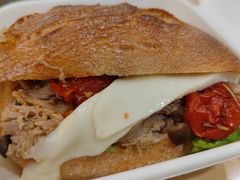 手撕猪肉鲜蔬恰巴塔-PAOPAO Bakery&Café(港汇店)