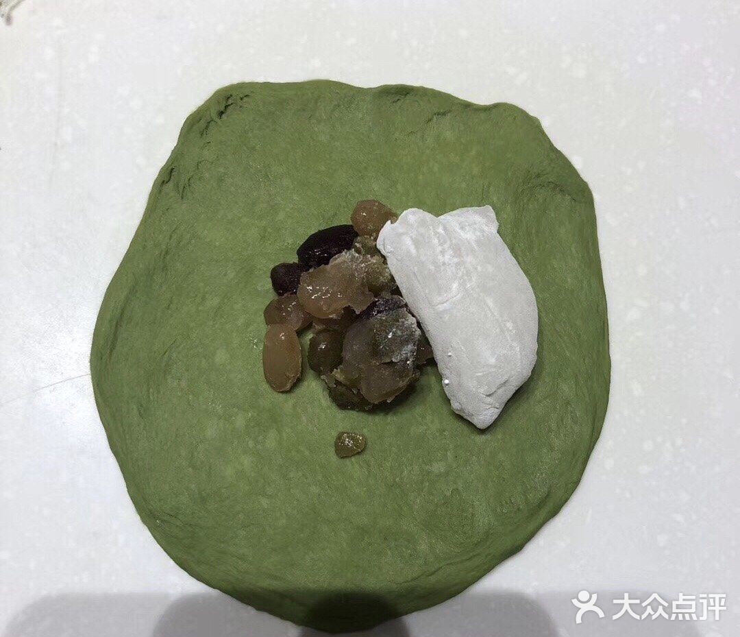 网红抹茶麻薯面包