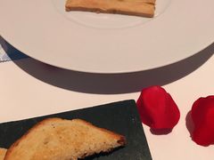 鸭肝坯塔配慢火蜜枣-AZUR聚(香格里拉饭店)