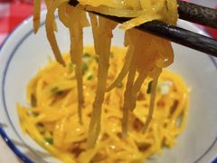 蟹黄咸蛋土豆丝-荆九爷爆炒桥头三嫩(夫子庙店)