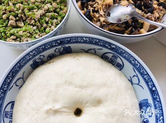 美味早餐，来一份豆角包子加稀饭，绝对是正点