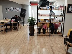 -花儿照相馆·最美证件照(红旗街万达店)