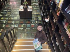 -钟书阁(松江泰晤士小镇店)