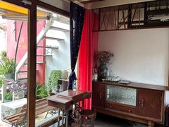 -Cuc Gach Quan Restaurant