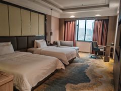 -华海酒店(茂名高铁站店)