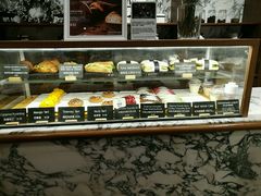 面包甜点陈列柜-WHEAT&BAKER-麥(凯德来福士店)