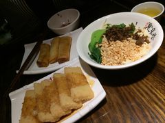 -张氏宽窄巷成都名小吃(茂业百货华强北店)