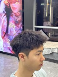 -藤野造型烫发染发