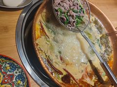 -洱火云南酸菜牛肉火锅(石景山当代商城店)