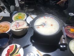 -牛牛和牛海鲜粥底火锅(长虹国际城店)