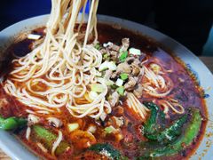 泡椒鸡杂小面-丁丁猫重庆小面(徐州路店)