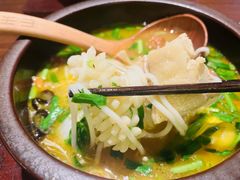 -良米山·云南野生菌过桥米线(上海首店)