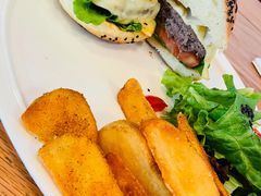 招牌牛肉汉堡-UPPER KITCHEN(延安路店)
