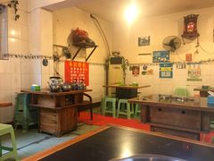 大堂-鸿顺老铁锅美蛙鱼府(解放碑店)