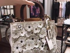 -COACH蔻驰(银泰店)