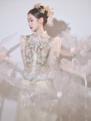 -曼青婚纱礼服馆
