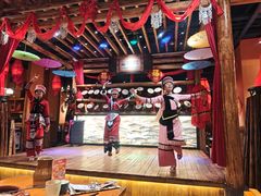 -老滇山寨•云南特色菜•地方菜•民族风情歌舞表演(金碧店)