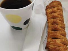 德式烤肠可颂-啊噗吐呦现场烘焙(麦凯乐店)