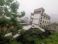 -四川汶川特大地震漩口中学遗址