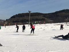 -济南卧虎山滑雪场