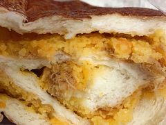 咸蛋黄肉松吐司-BreadTalk面包新语·烘焙蛋糕(五羊邨店)