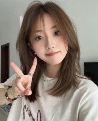 -丝语萱形象