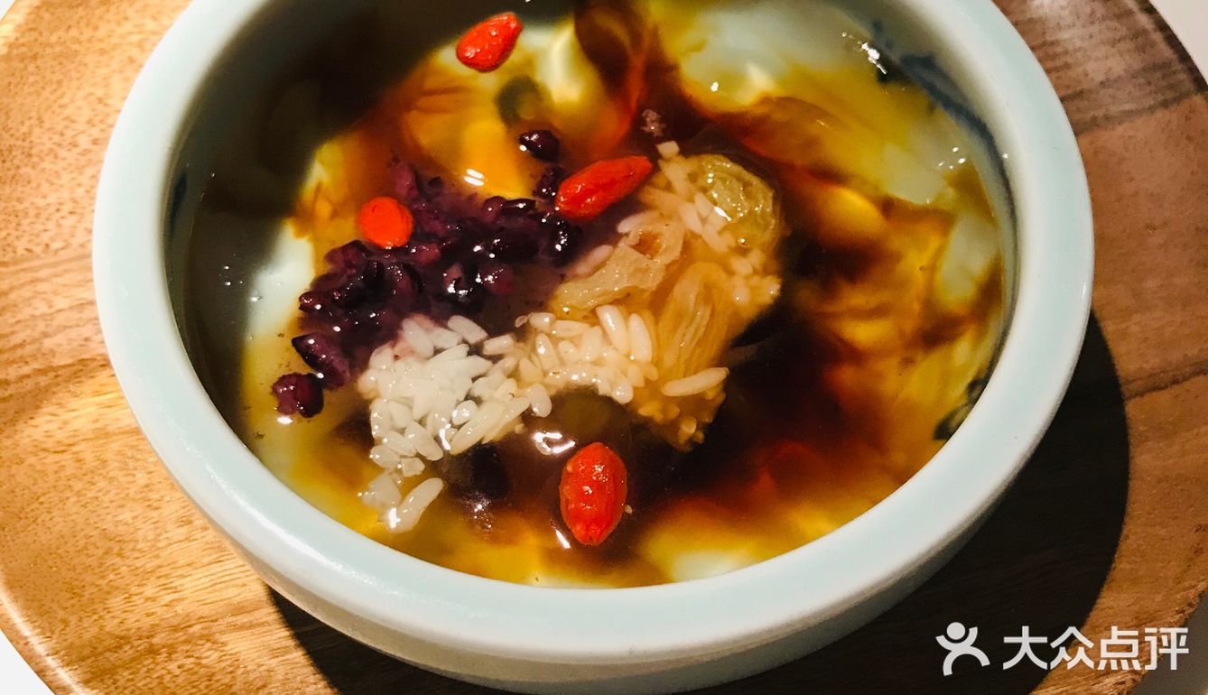 随便吃吃还是可以的，风格类似外头现在很多的杭帮菜馆