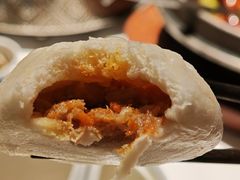 六月黄蟹黄大包-新荣记(BFC外滩金融中心店)