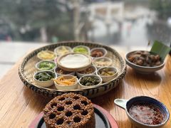 -包整·丝娃娃(一览甲秀楼风景店)