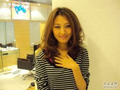 妩媚女孩的大爱-美秀造型