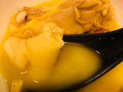 -鲜入围煮花胶鸡海鲜火锅