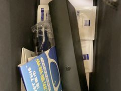 -三目眼镜·蔡司视觉合作店(青浦宝龙店)