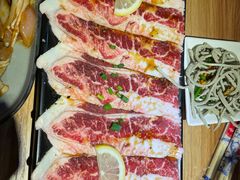柠檬香草黑椒牛五花-小米烤肉-泥炉炭烤(常营店)