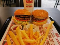 -The Habit Burger Grill 哈比特汉堡(爱琴海店)
