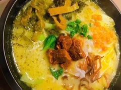 老坛酸菜牛肉米粉-远大美食广场(远大购物中心店)