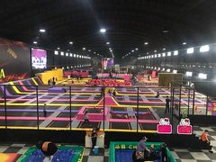 -嘿哟动霸CHUA·新潮玩运动娱乐中心·蹦床滑冰团建乐园