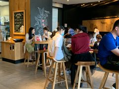 -星巴克臻选(莘庄仲盛店)