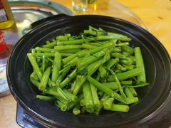 -东方之猪四更烤乳猪(金垦总店)