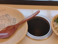 -老牌坊云南鱼豆花火锅(哈西万达店)