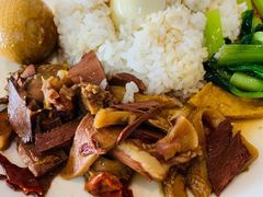 金牌牛杂饭-权記牛腩