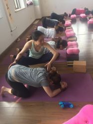 -爱尔乐美孕产瑜伽·普拉提