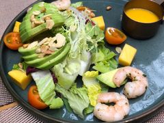 牛油果鲜虾沙拉-喜洲吧·江畔老船厂·庭院餐厅(喜临院店)