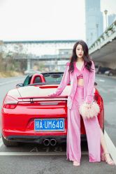 -onlygirl摄影美学馆高端定制(江滩店)