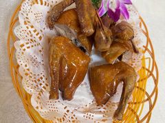 红烧乳鸽-津津菜馆(绝没分店)