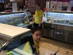 -周黑鸭(北京海淀区新中关店)